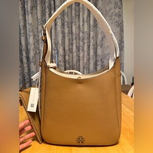 NWT Tory Burch Thea Slouch Bag Tiramisu💝💝